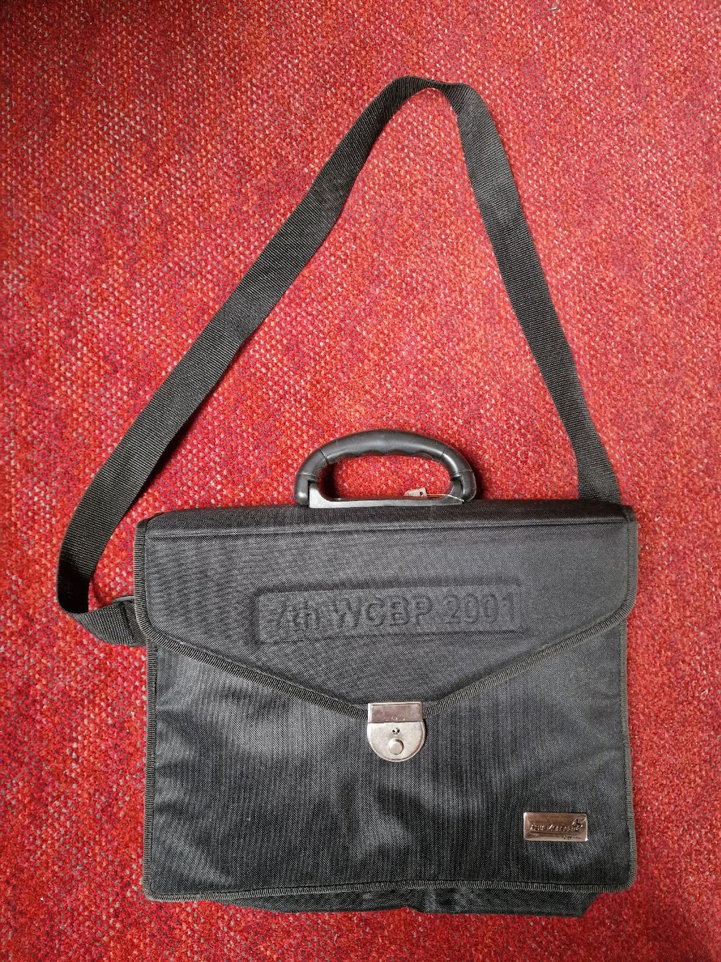 Koffer & Taschen: AstraZeneca Laptoptasche, abschliessbar, mit Schlüssel – Gebraucht aus Pfaffnau von furush6