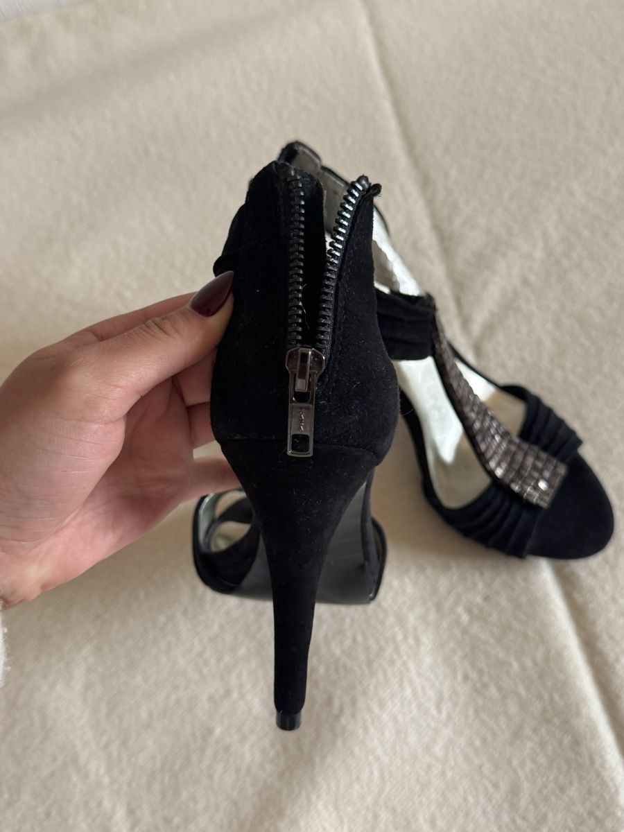 Zara Scarpe da donna: Vintage Zara rhinestone heels – Nuovo (secondo la descrizione) da Aigle venduto da 029_mbn 3