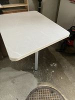 Tischplatte mit Metallfuss für Wohnwagen / Camper