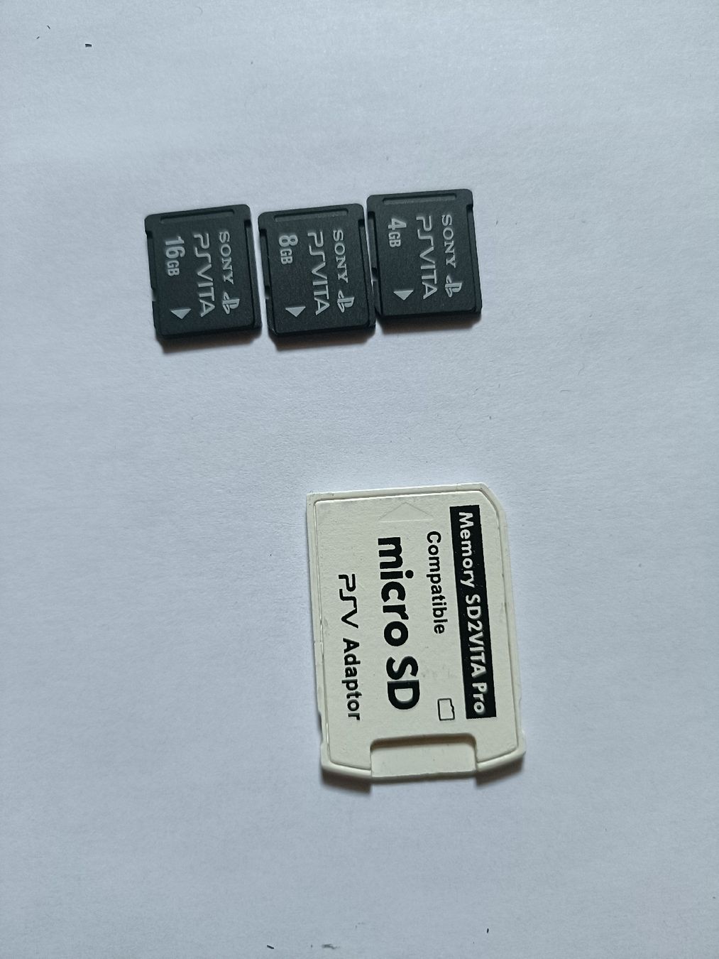 Sony Konsolen: PSVita PCH-1004, games and memory cards – Gebraucht aus Baden von mar_zhd9 2