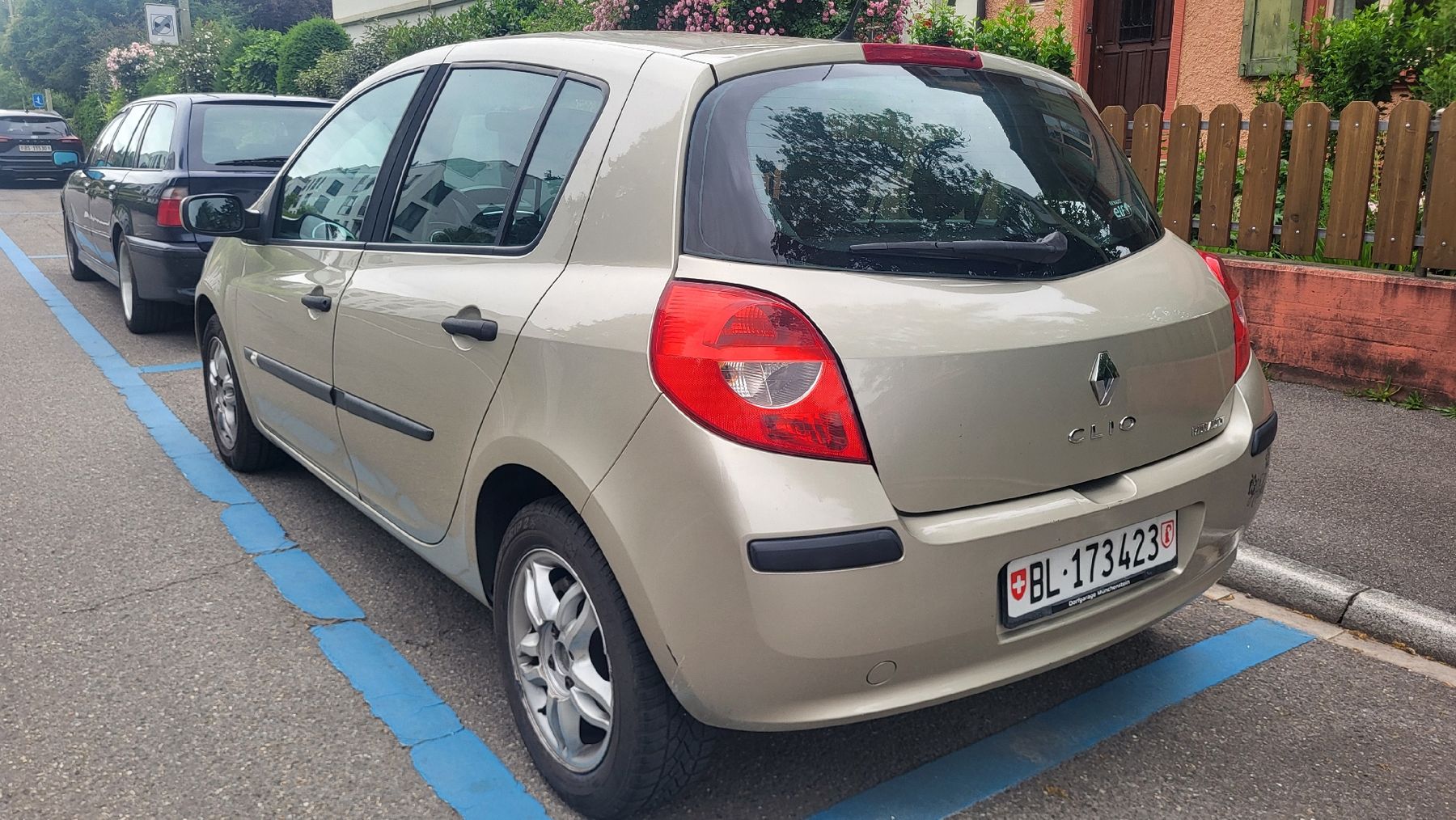 Renault Automobili: Renault Clio ab 1.- Franken mit REST-MFK – Usato da Münchenstein venduto da Flachschraube 2