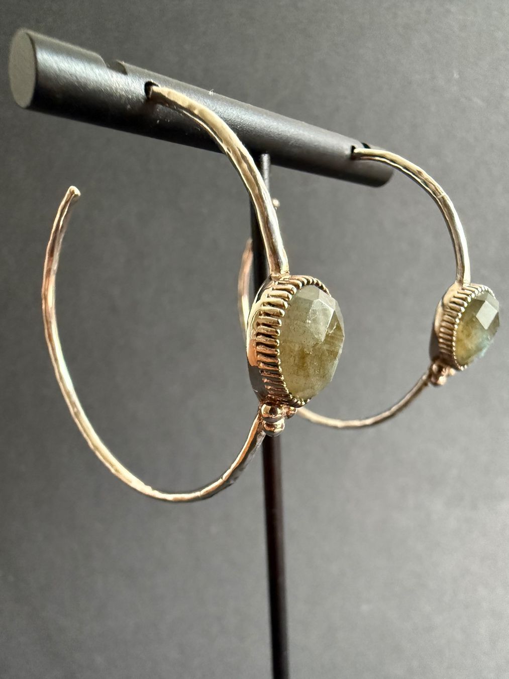 Boucles d'oreille: Silber Ohrringe mit Labradorit 925 – D'occasion à Spiegel b. Bern par Rogger72