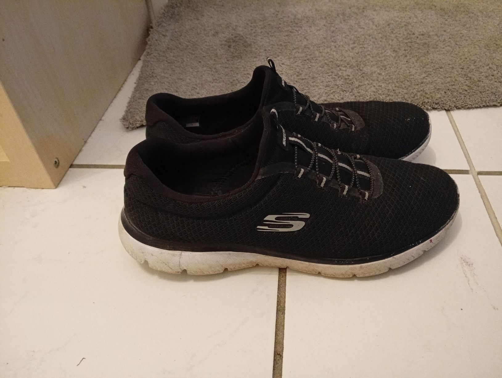 Skechers Damenschuhe: Sketchers Gr 41 – Gebraucht aus Olten von MaggyB01