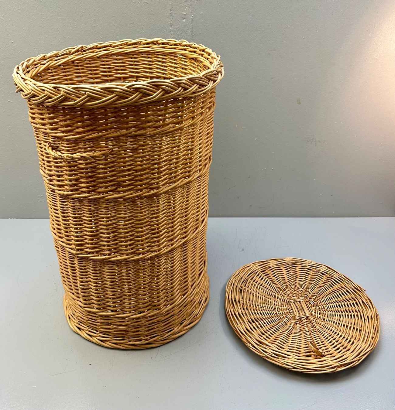 Paniers à linge: WÄSCHEKORB AB 1.- !!! – D'occasion à Zürich par NIKI777 1