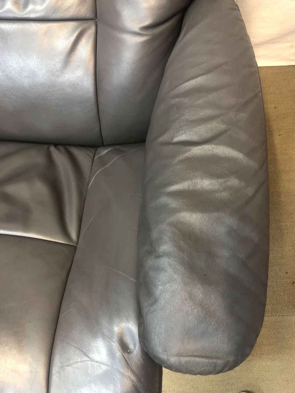 Stressless Sessel: Stressless plus Hocker in Leder grau – Gebraucht aus Brunnen von Allerwaren 9