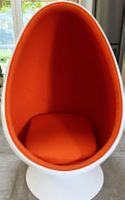 Fauteuil oeuf blanc et orange 