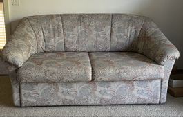Schlafsofa mit Bettkasten guter Zustand