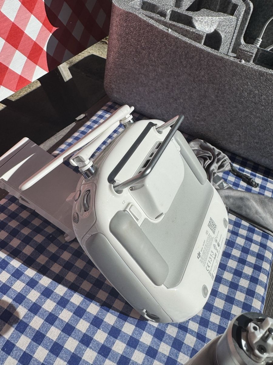 DJI Modellismo RC: Dji Phantom 4 – Usato da Volketswil venduto da TopDealszh 4