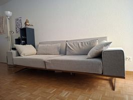Graues 2,40 cm Sofa - sehr guter Zustand