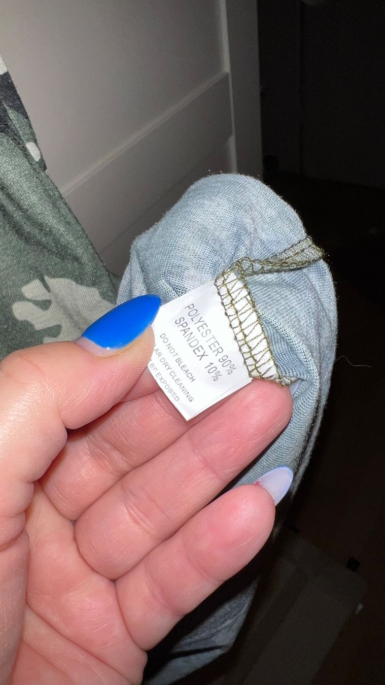 Vestiti: • Camouflage Tunikakleid/Kleid • – Usato da Basel venduto da mendoza13 1