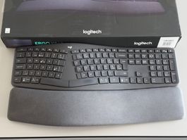 Logitech K860 - Ergonomische Tastatur | CH-Layout