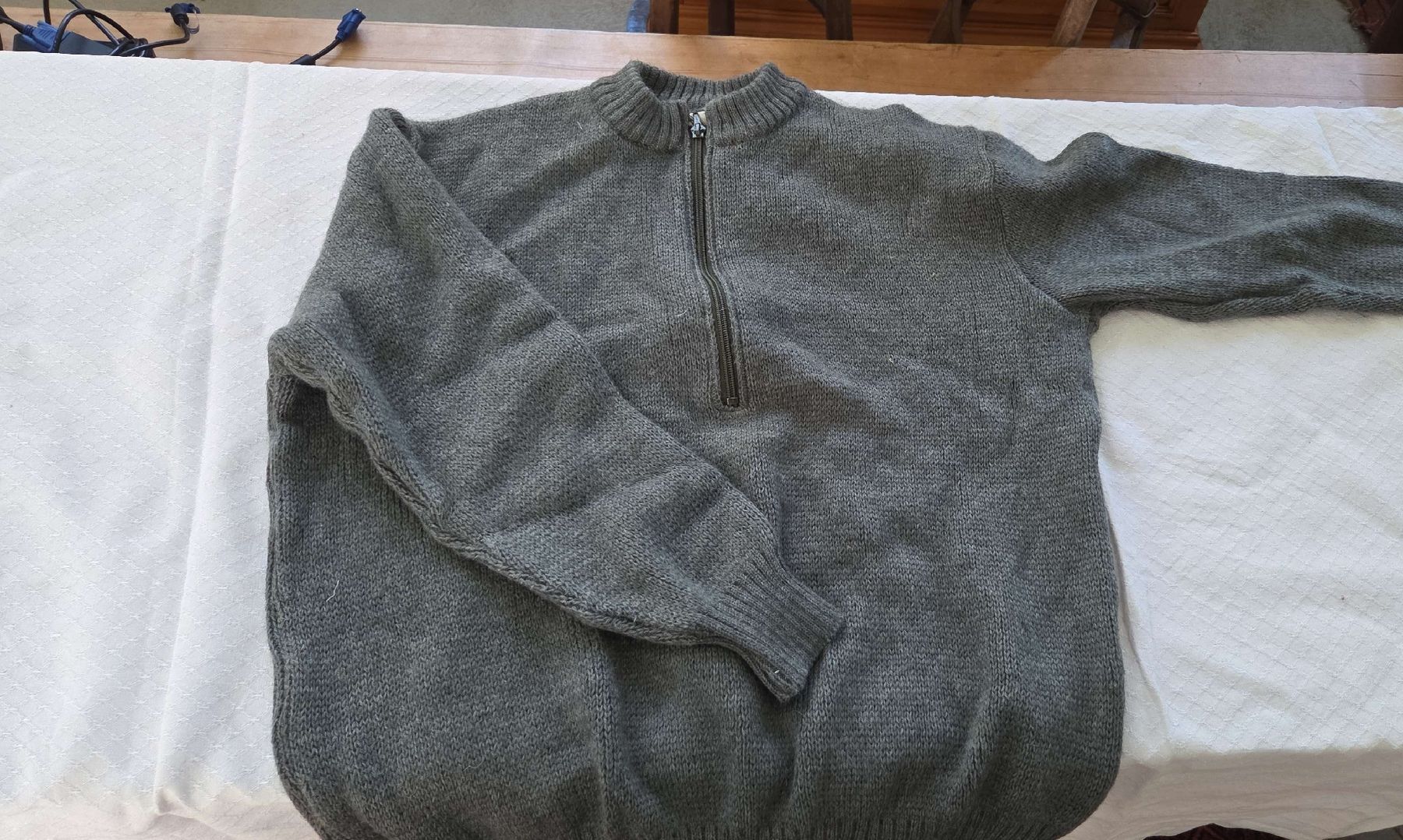 Maglioni & Felpe: Herren Wollpullover Militär (Wullesou), Grösse 56 – Usato da Lyss venduto da Munisono