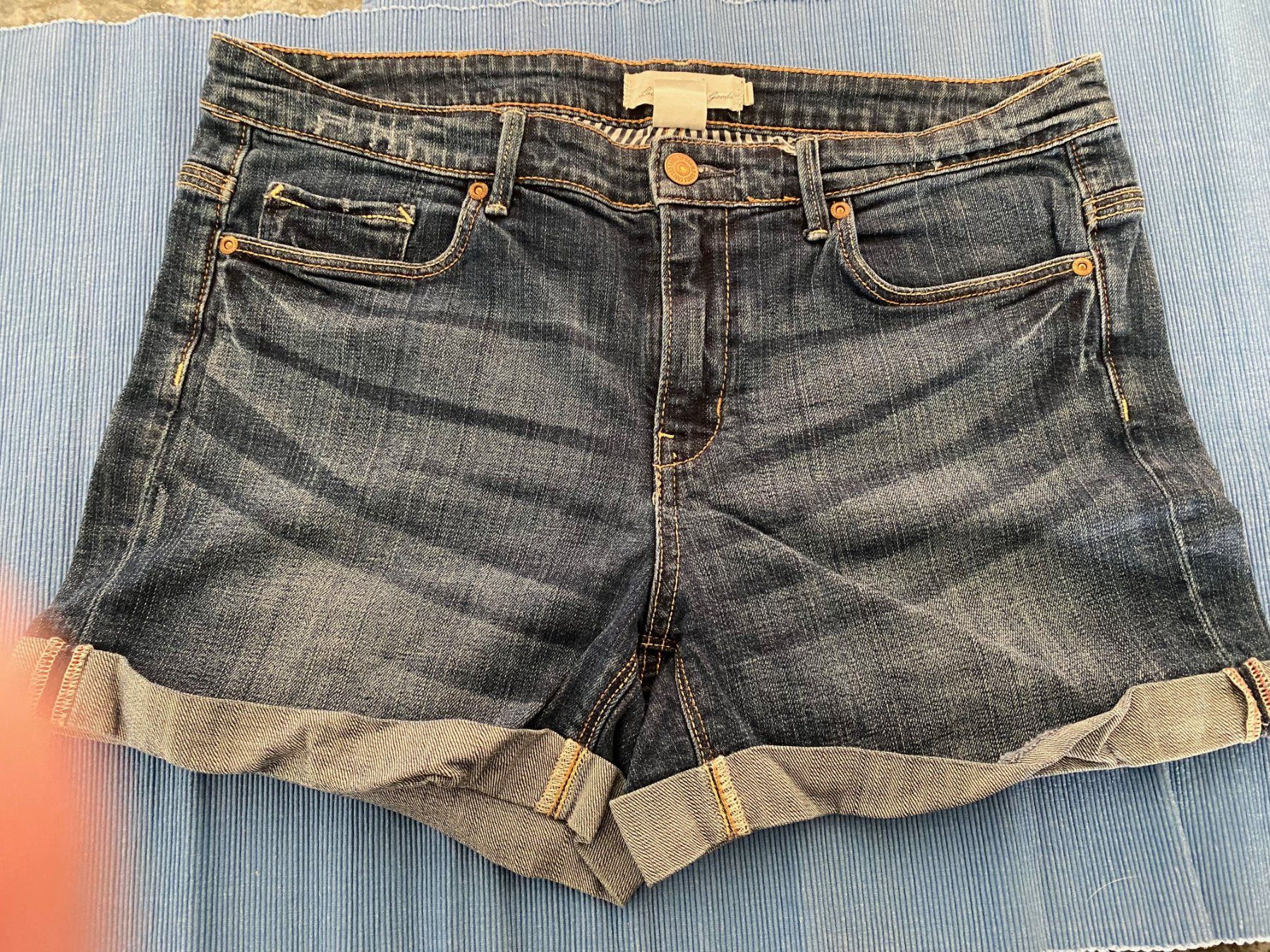 Jeans: Jeans Shorts W31 – Usato da Allenwinden venduto da Obalu