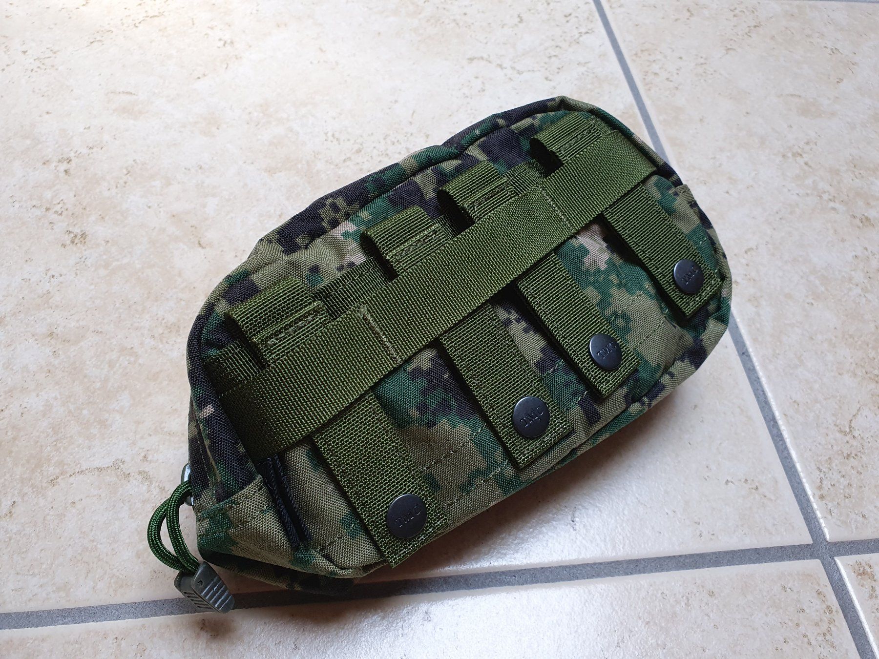 Borse: TMC Horizontale MOLLE Tasche AOR2 – Usato da Oberentfelden venduto da AirCargo04 1