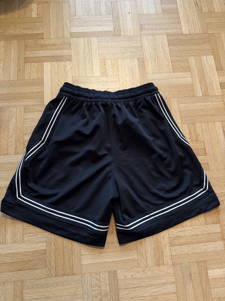 Nike Pantaloni: Nike Shorts, Grösse XS – Usato da Kleinandelfingen venduto da les_gb7w 1