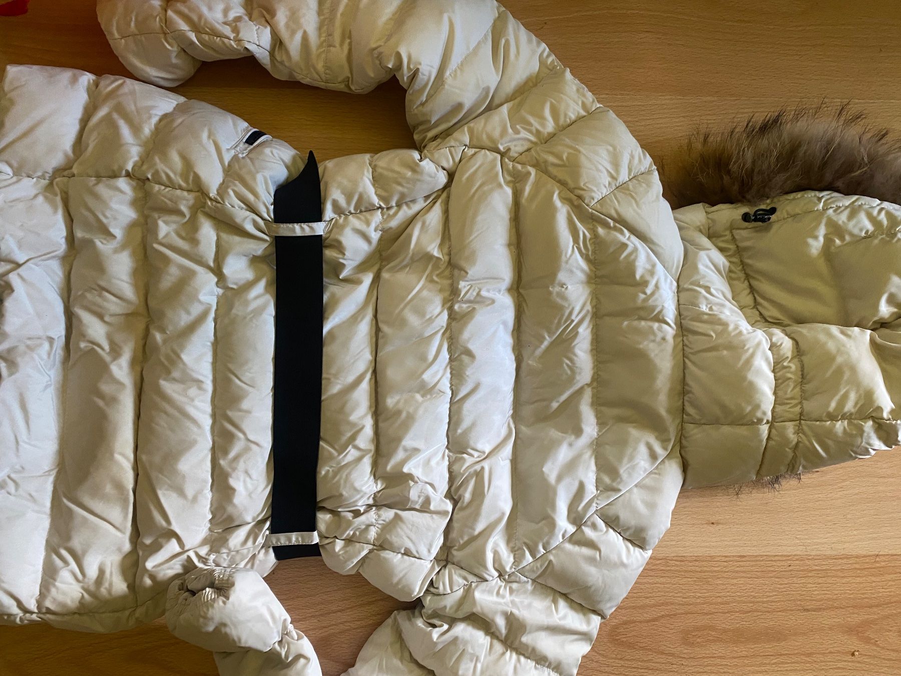 Moncler Giacche: veste Moncler – Nuovo (secondo la descrizione) da Préverenges venduto da cha_jrn9 1