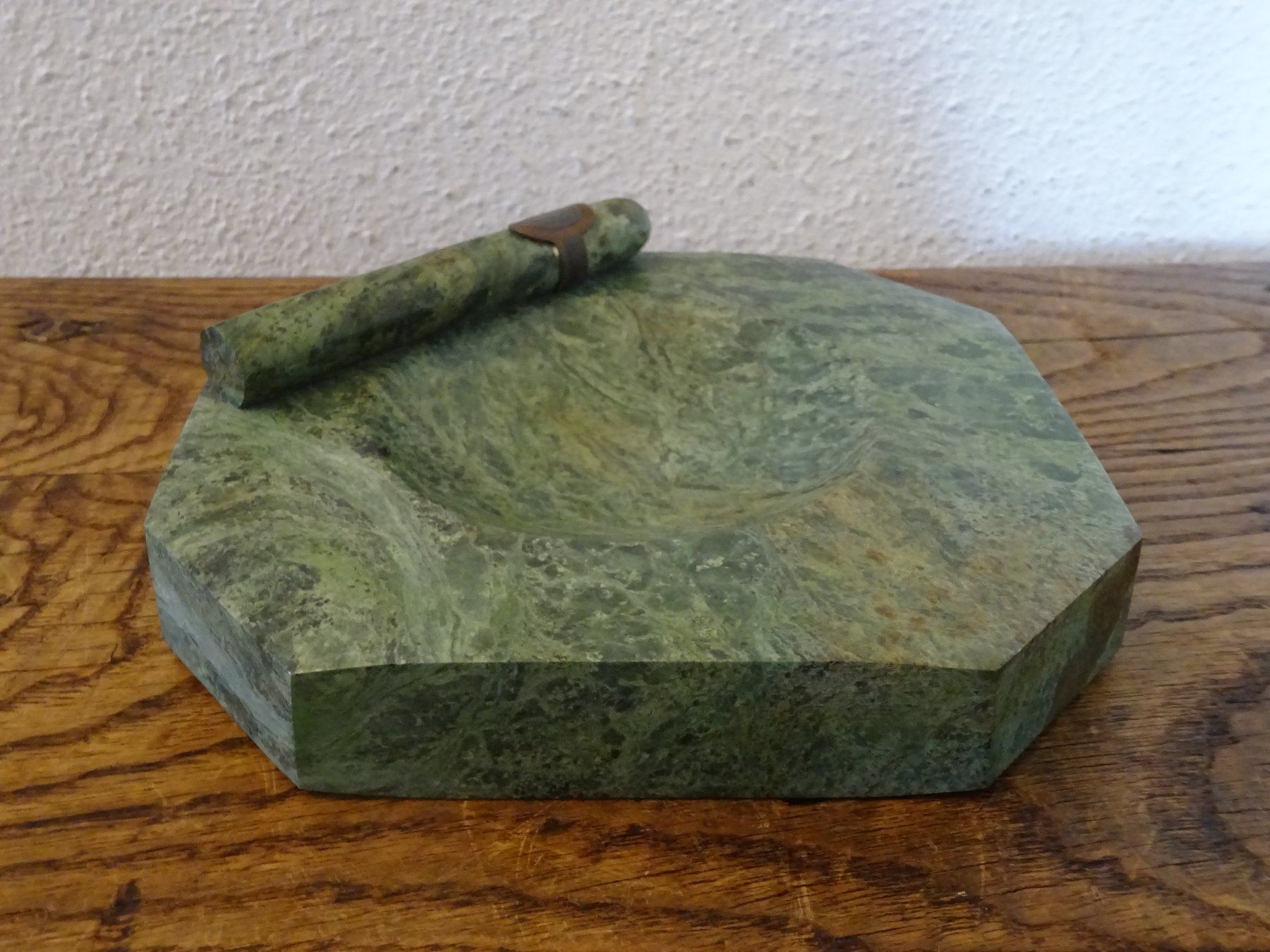 Portacenere: Aschenbecher Skulptur / Schweizer Jade? – Usato da Esslingen venduto da eintagammeer 1