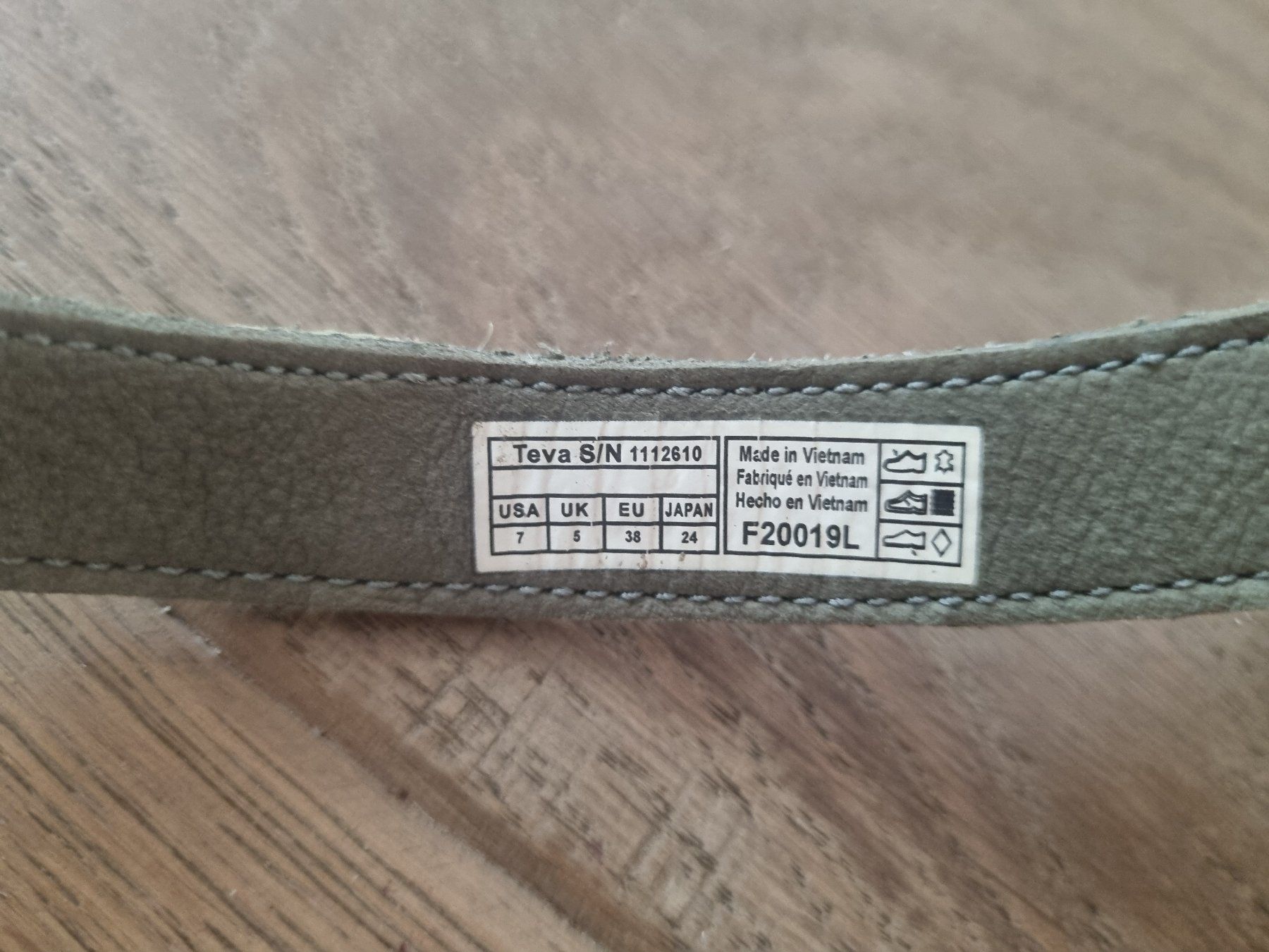 Teva Damenschuhe: Sandales Teva cuir vert pointure 37 – Gebraucht aus Lavey-les-Bains von Etre-Ange 5