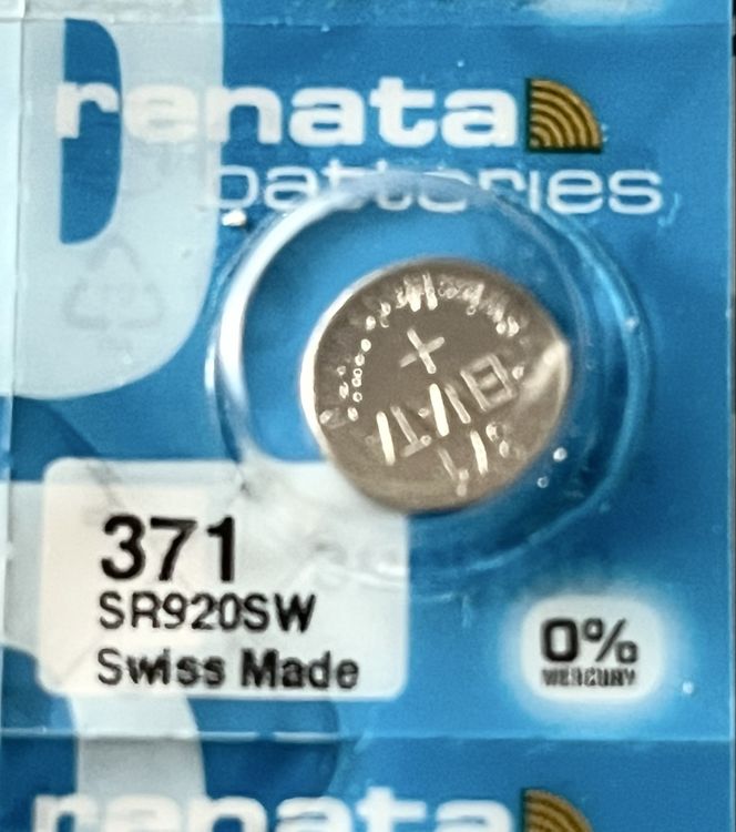 Caricatori & Batterie: Renata 371 Knopfzelle, neu, 1.55V, ideal für Uhren! – Nuovo (secondo la descrizione) da Grenchen venduto da chththl