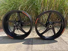 OZ Piega R Aprilia RSV4 Rennfelgen