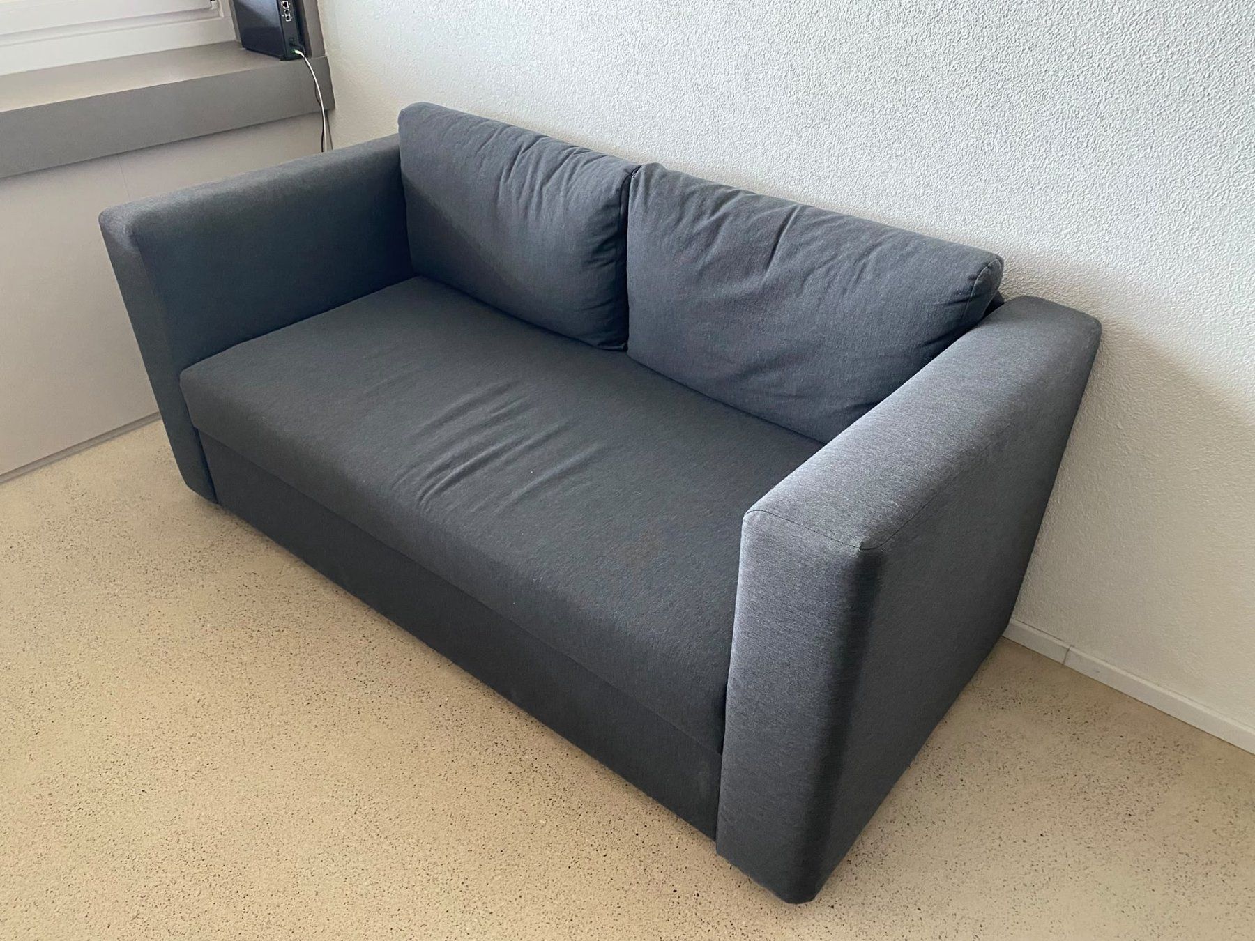 Farben: 2 seater dark grey sofa bed – Gebraucht aus Zürich von gio_peirano98 1