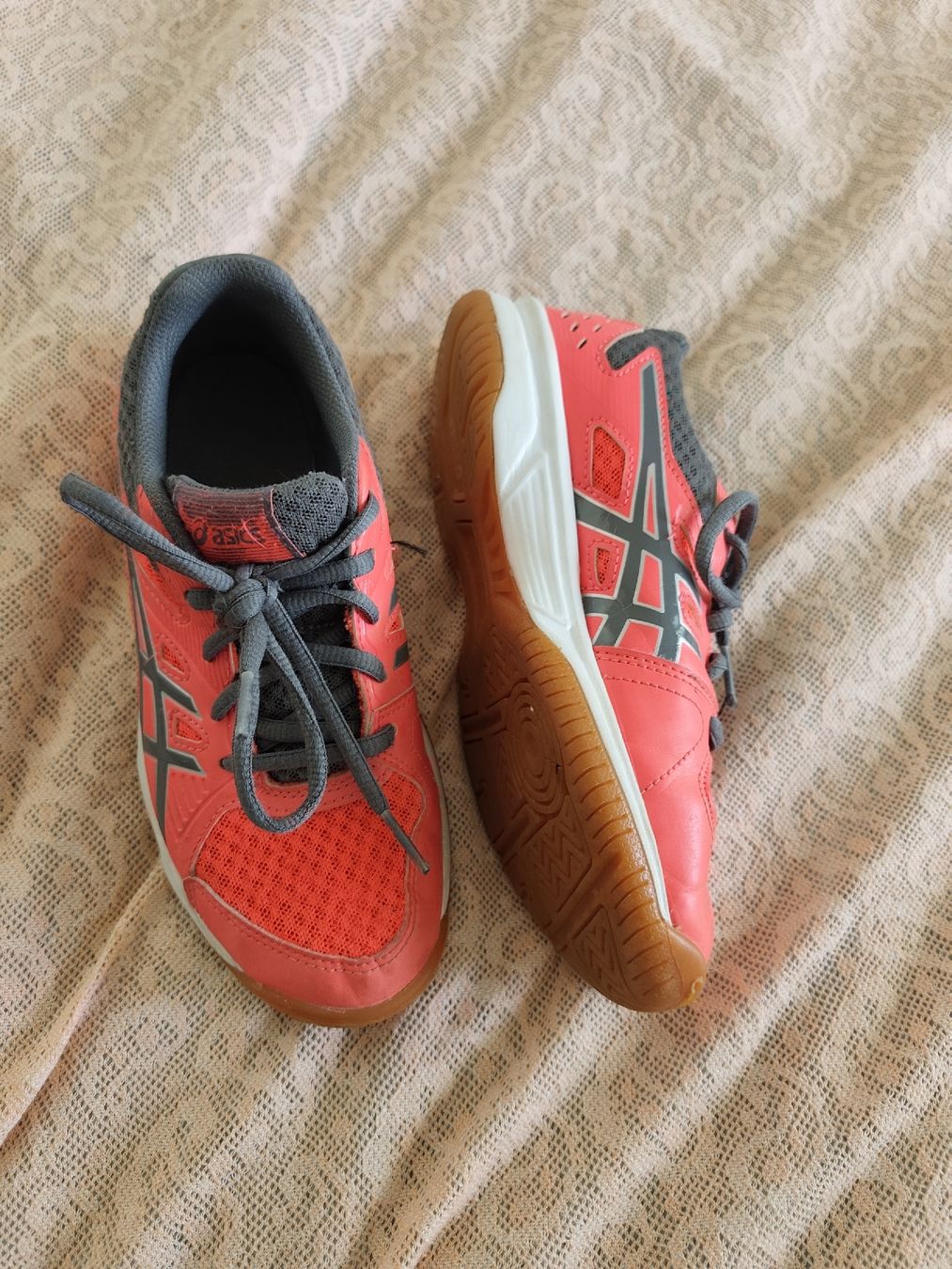 Asics Scarpe per ragazzi: Asics gr. 34.5 Hallenturnschuhe  – Usato da Muttenz venduto da Hermesvonthan 1