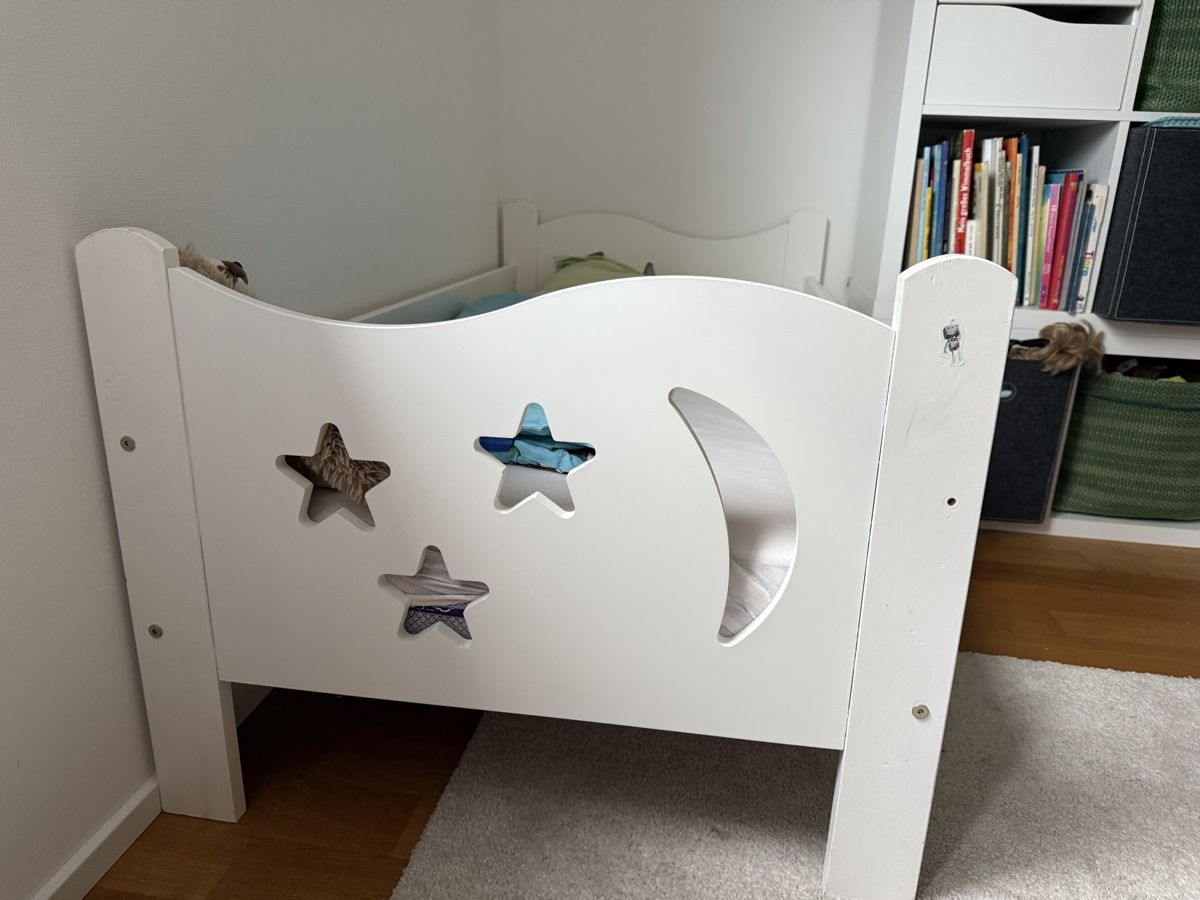 Letti: Weisses Kinderbett mit Mond und Sternen – Usato da Meilen venduto da eli_7tgs 2