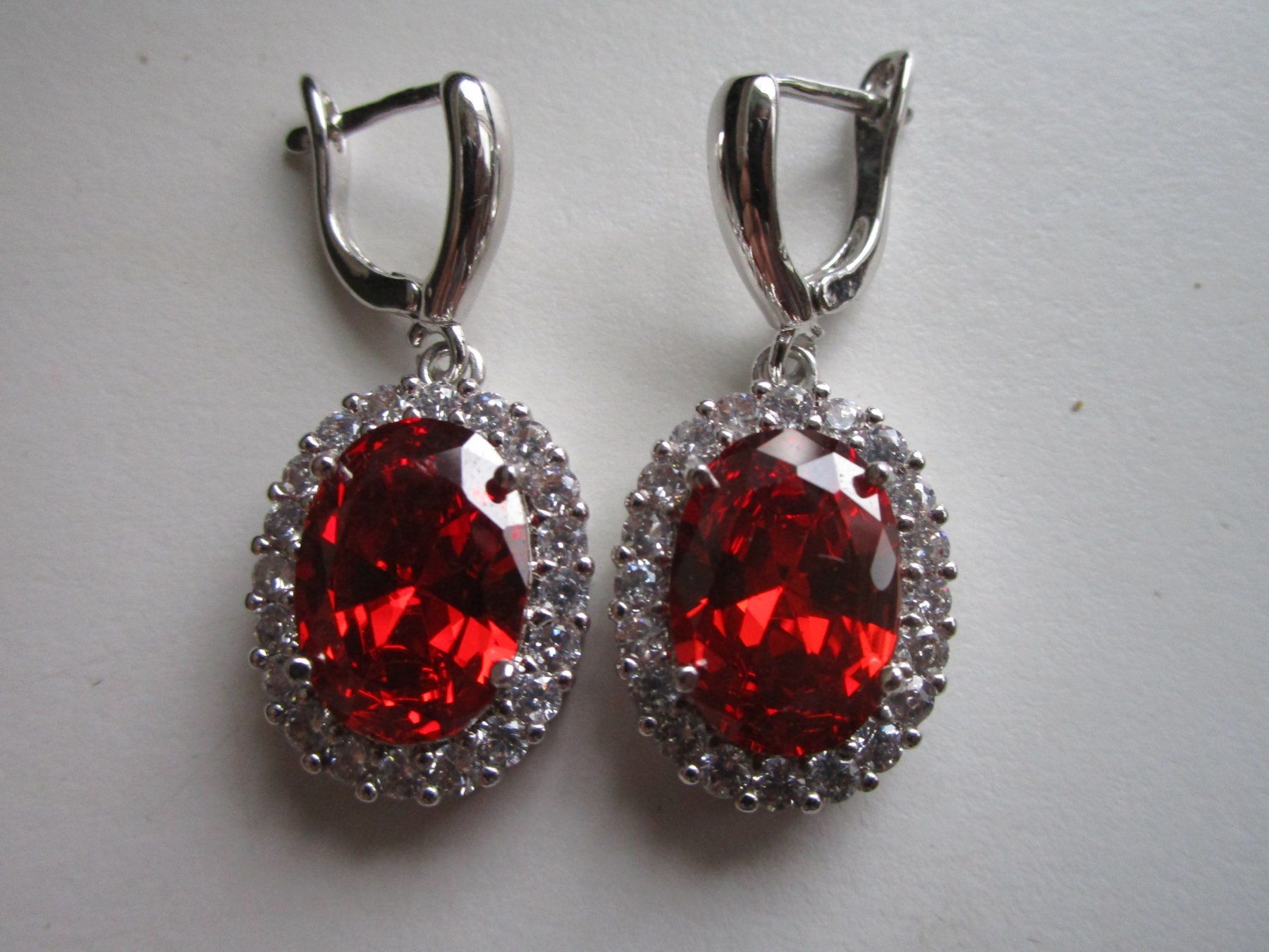 Boucles d'oreille: Ohrhänger mit Steinen  Modeschmuck – D'occasion à Heimberg par Lupo57