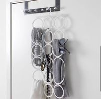 Cintre multiple pour accessoires