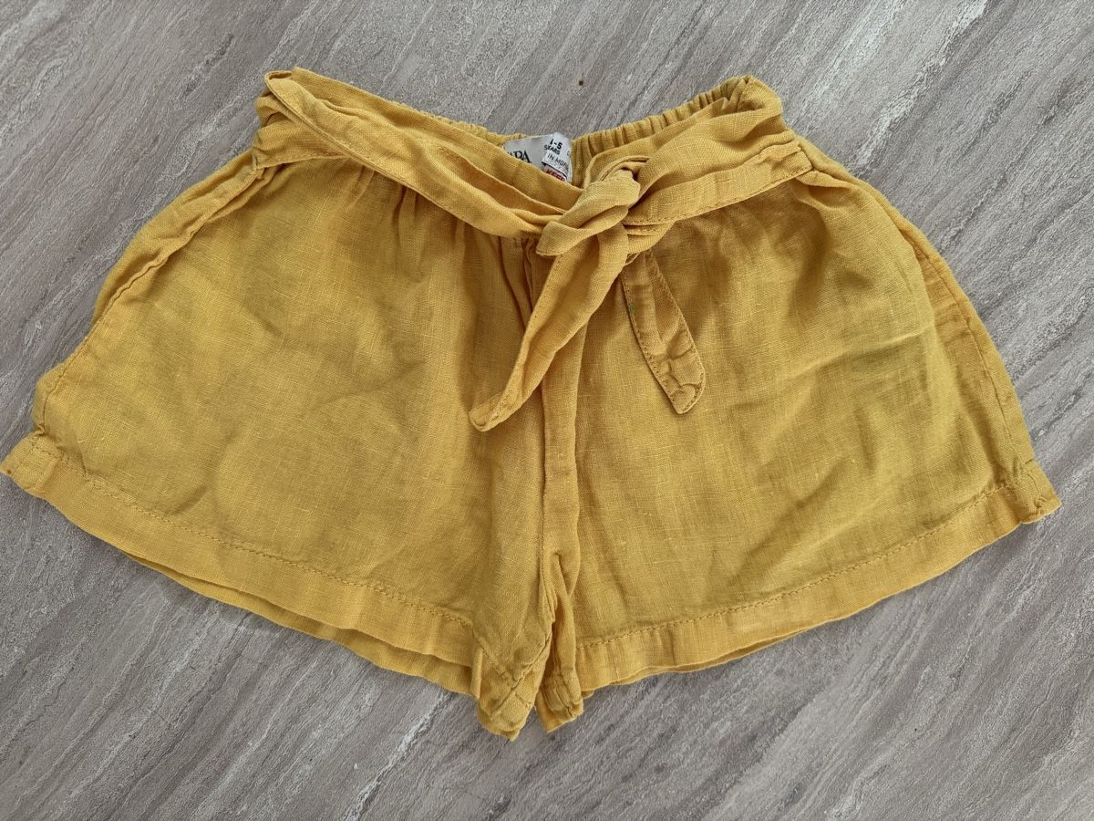 Zara Pantaloni: Mädchen Shorts Zara 100% Leinen Grösse 110 – Usato da Galgenen venduto da Vintluxe