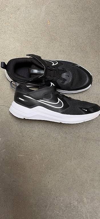 Scarpe per ragazzi: Nike Cosmic Runner Kinder Sneaker Gr. 35 – Usato da Zürich venduto da vio_vv97 3
