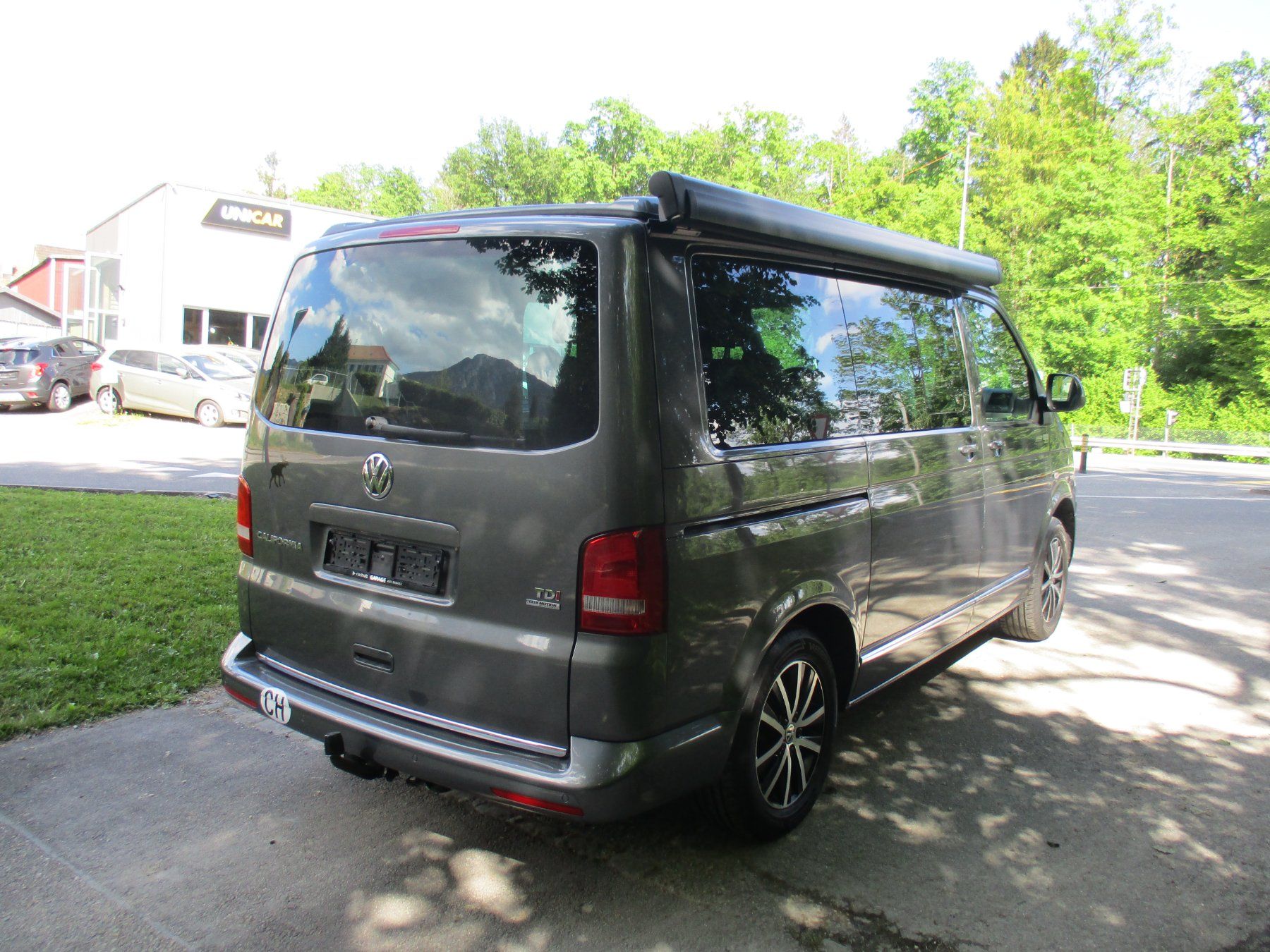 VW Camping Fahrzeuge: VW T5 Califonia inkl Garantie – Gebraucht aus Riedholz von Riedholz-Garage 4