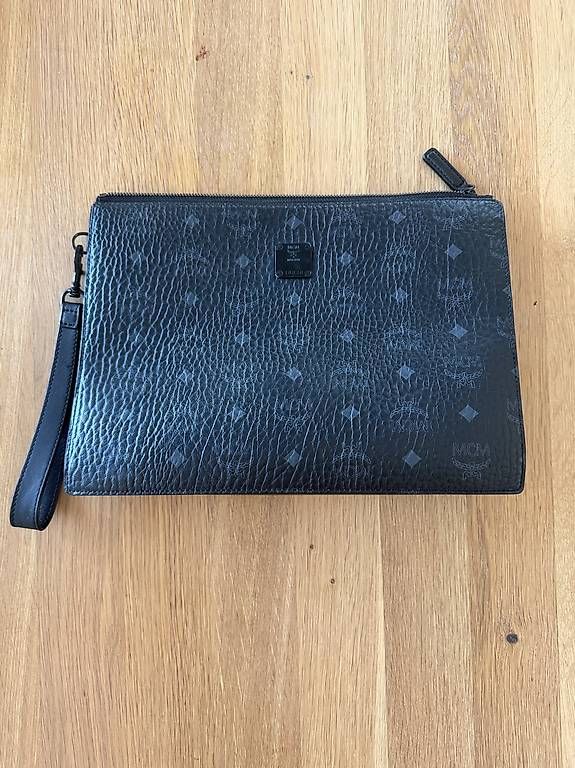 Mcm Borse: MCM Pouchette – Usato da Niederglatt ZH venduto da ale_9sjb