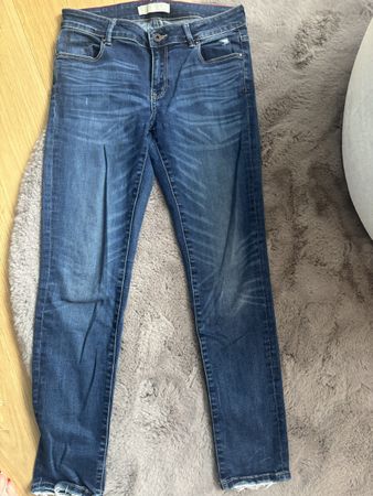 Zara Jeans, Gr. 36, neuwertig, Top Zustand!
