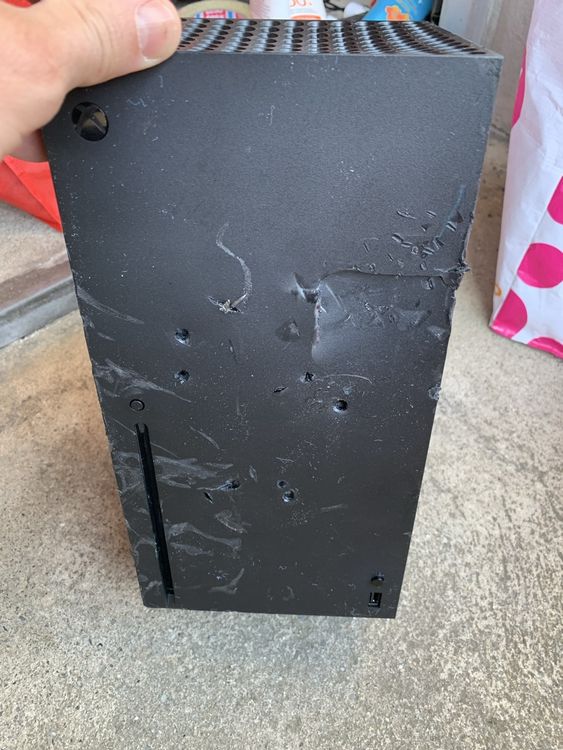 Xbox Series X - Defekt, für Bastler oder Ersatzteile! (Defekt) in Lyss ...