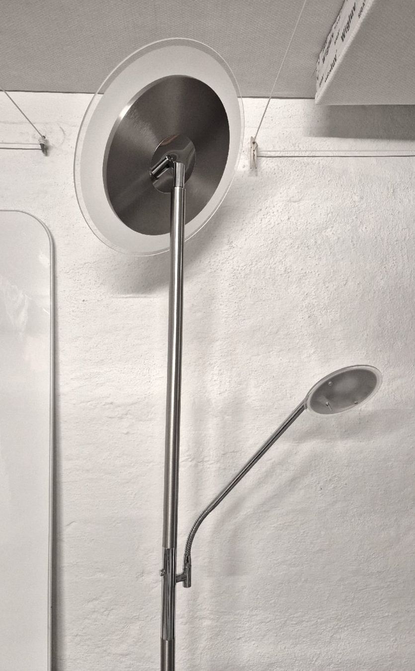 Lampen: Moderne LED Stehlampe - dimmbar mit Leselampe – Gebraucht aus Volketswil von Aphro99 1