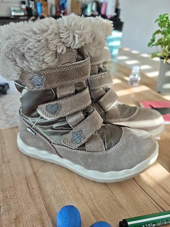 Scarpe per ragazze: Mädchen Winterstiefel Größe 35  – Usato da Schindellegi venduto da R.Temperli