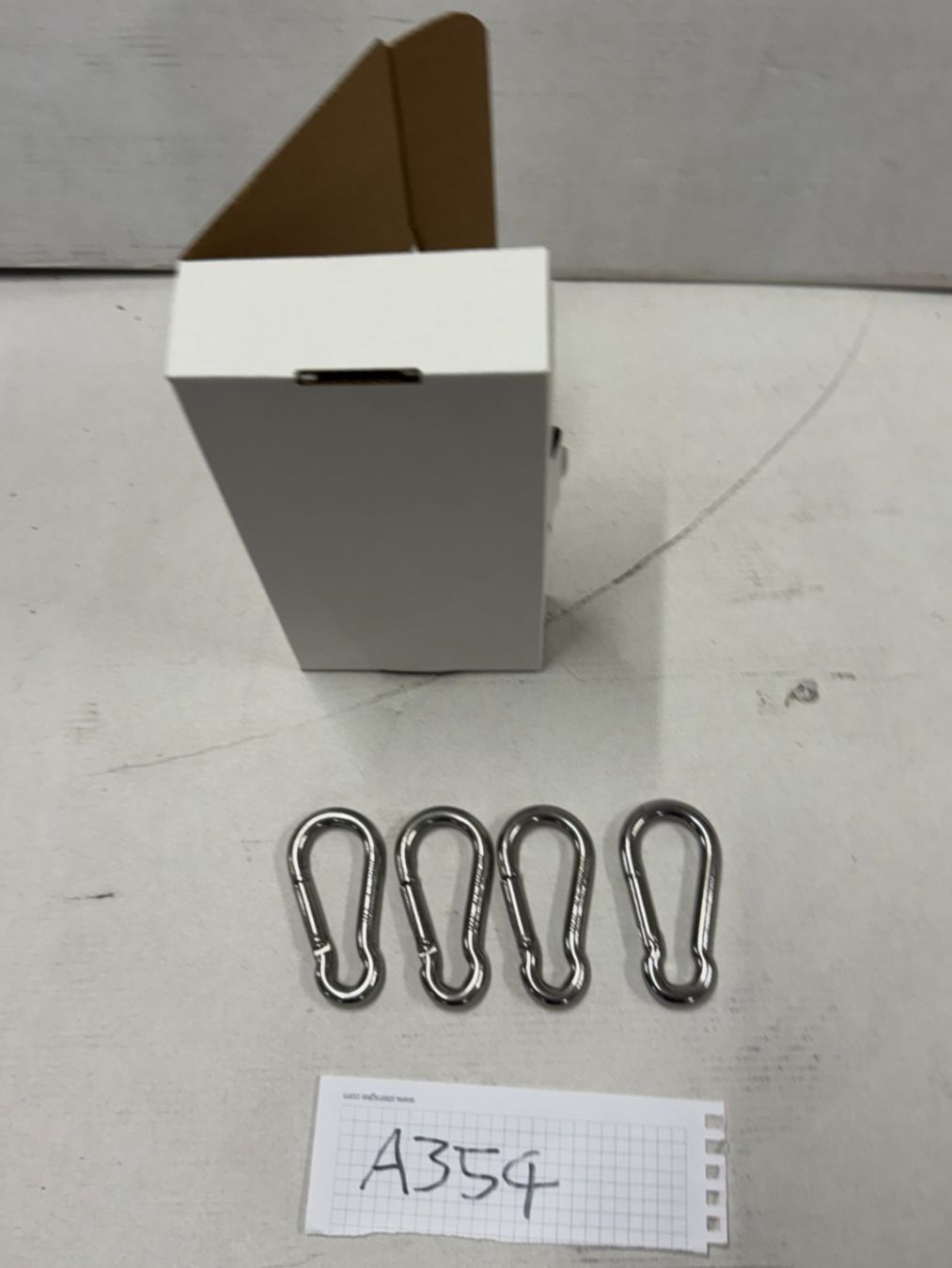 Attrezzatura da arrampicata: 4x Karabiner (A354) – Usato da Däniken SO venduto da Profog1 6