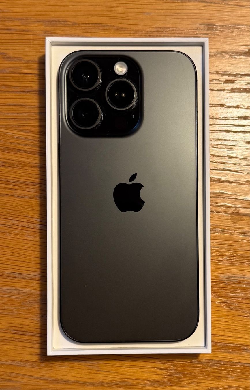 Apple Handys / Smartphones: Apple iPhone 16 pro 128gb – Gebraucht aus Bern von Broltchi 2