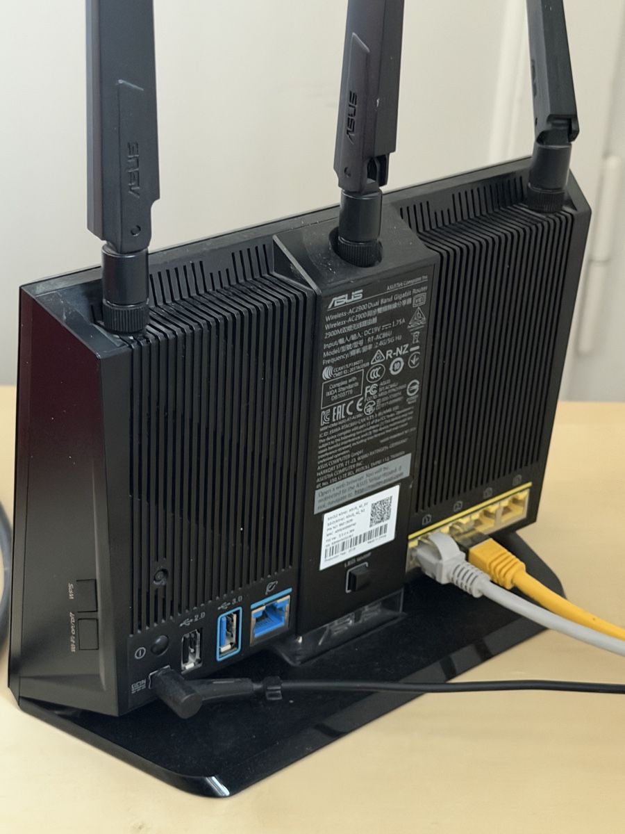 Asus Modem & Router: ASUS RT-AC86U AC2900 WiFi 5 Gaming – Nuovo (secondo la descrizione) da Zürich venduto da alp_wdr8 1