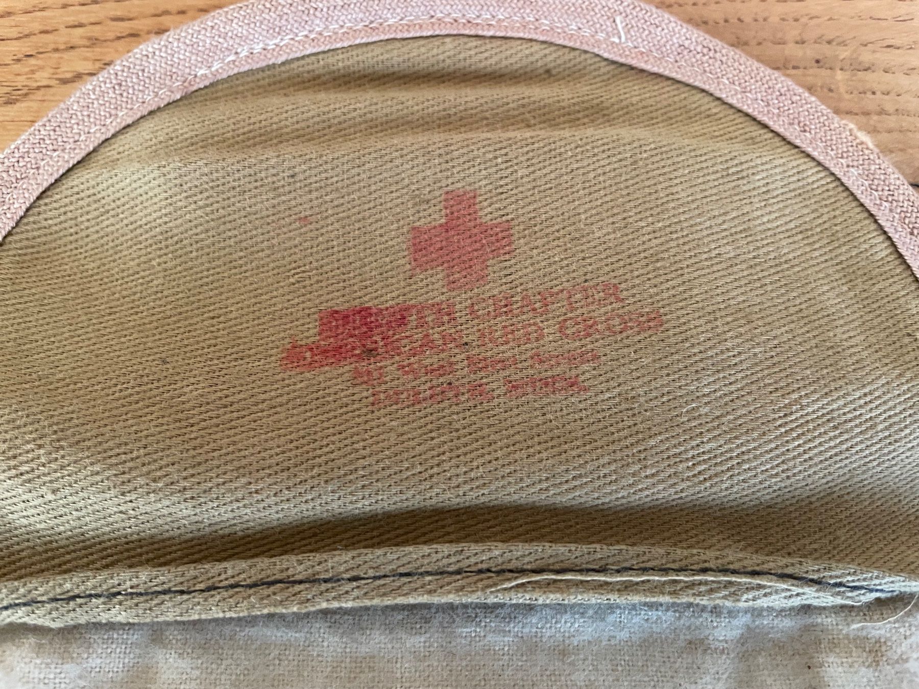 US Army Uniformi: U.S. Army Original red cross WW2 sewing kit – Usato da Oberbütschel venduto da Woodie2005 2