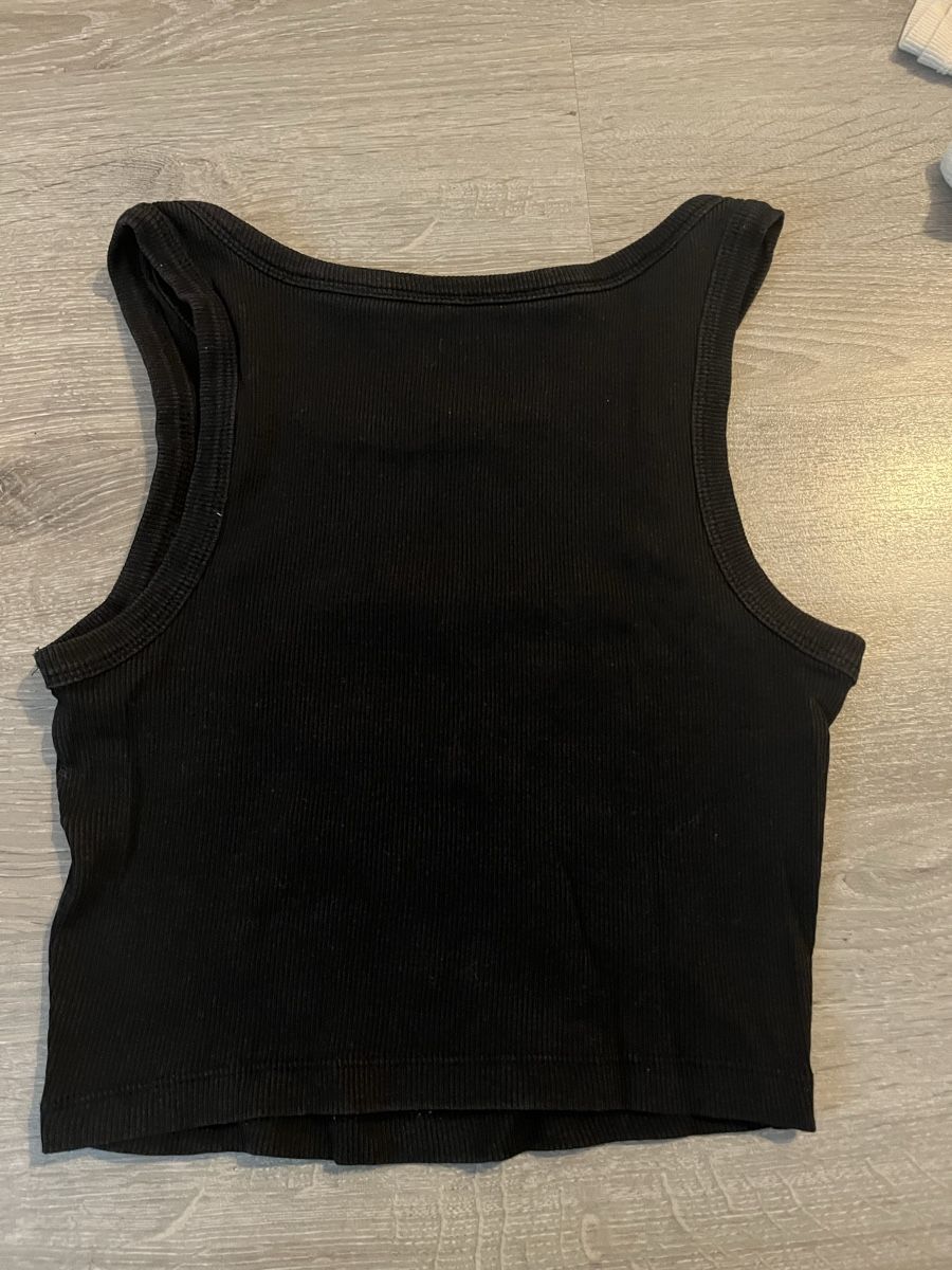 Blusen, T-Shirts & Tops: Lot de 4 débardeurs côtelés – Neu (gemäss Beschreibung) aus Les Geneveys-sur-Coffrane von papoute 7