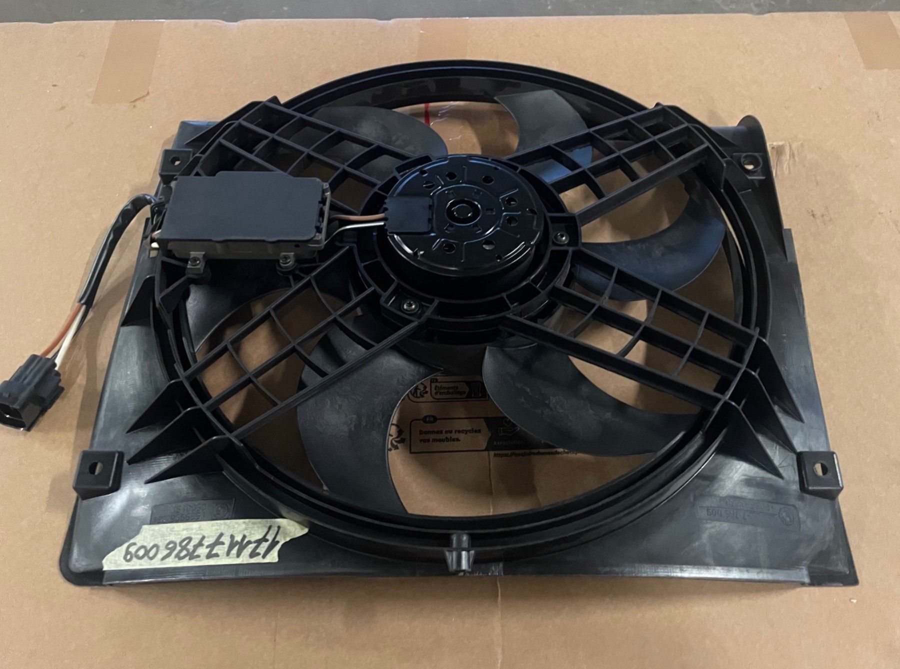 BMW Tutti pezzi di ricambio auto: BMW série 3 E46 Ventilateur – Nuovo (secondo la descrizione) da Satigny venduto da rfo59 3