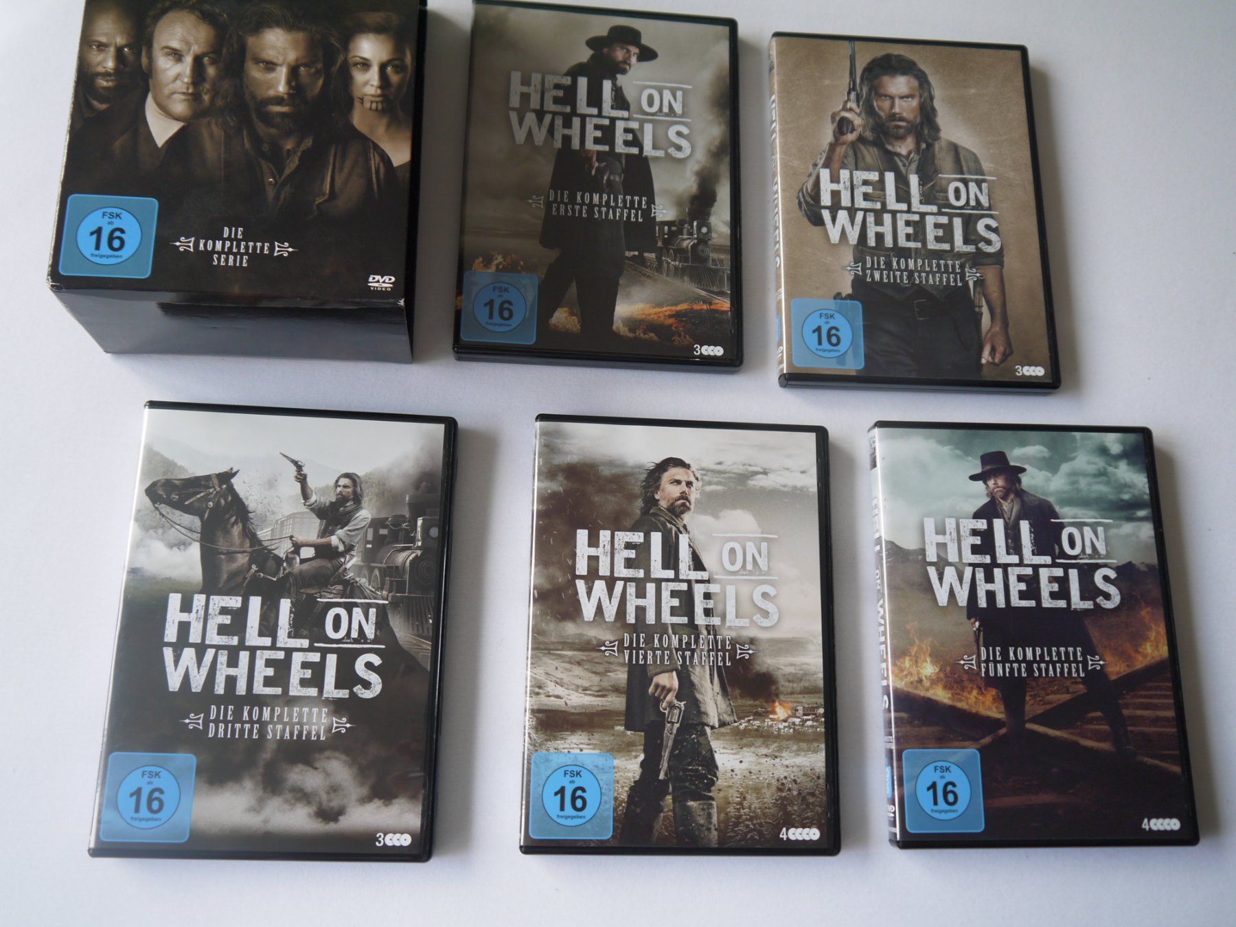 Tutti i DVDs: HELL ON WHEELS - Die Komplette Serie - Staffel 1-5 – Usato da Hagendorn venduto da Blaf 1