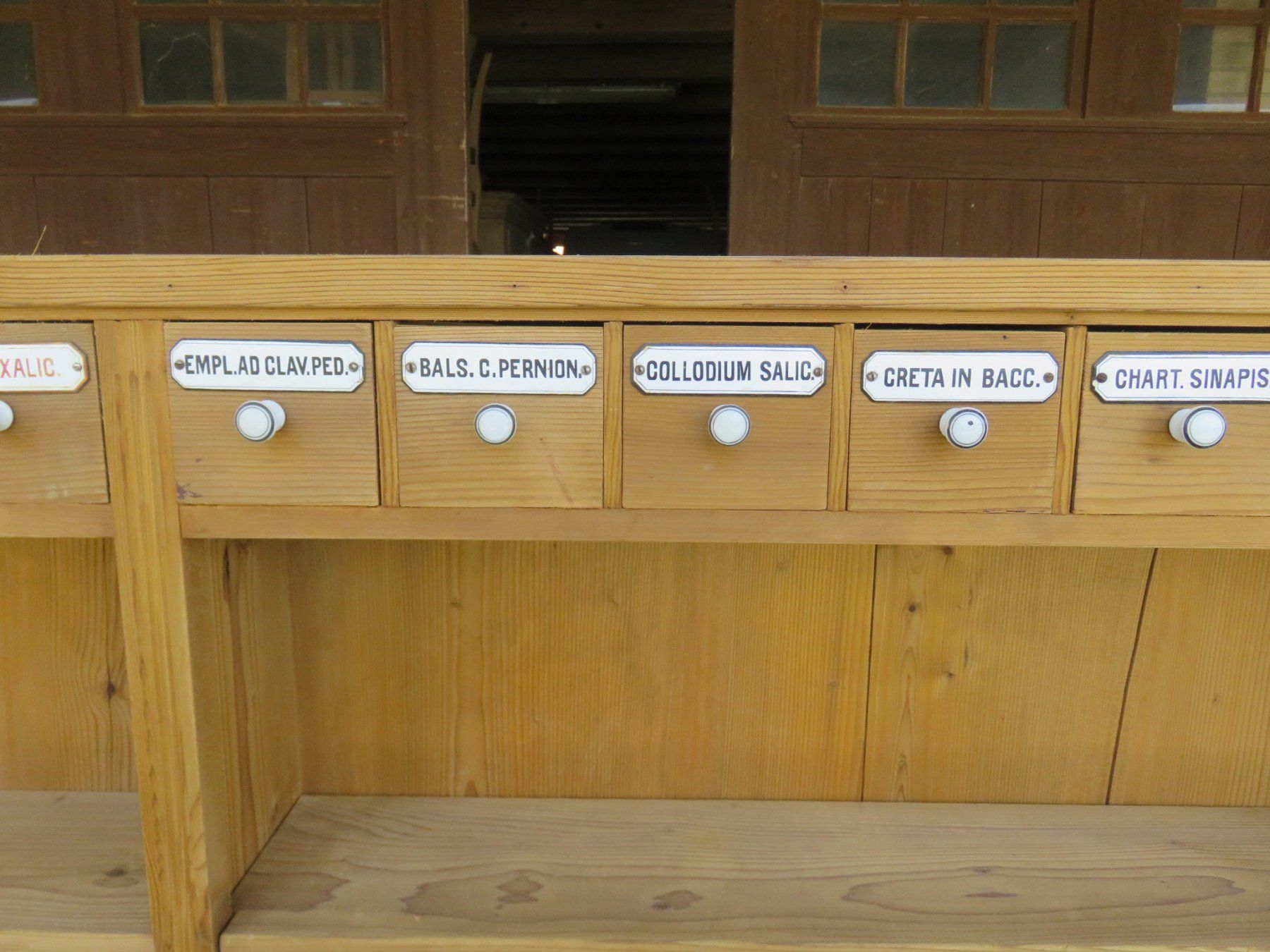 Commodes: antikes Apotheker-Möbel / Regal – D'occasion à Ruswil par Mfladibus 2