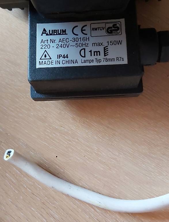 Lampade: Halogenstrahler Lichtstrahler pro Stk – Usato da Uetendorf venduto da Ladouce 1
