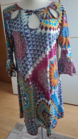 Farbenfrohes Sommerkleid aus Kuba .. Gr. M