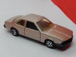 BMW 6er Coupe -- gold - altes Modell von Norev