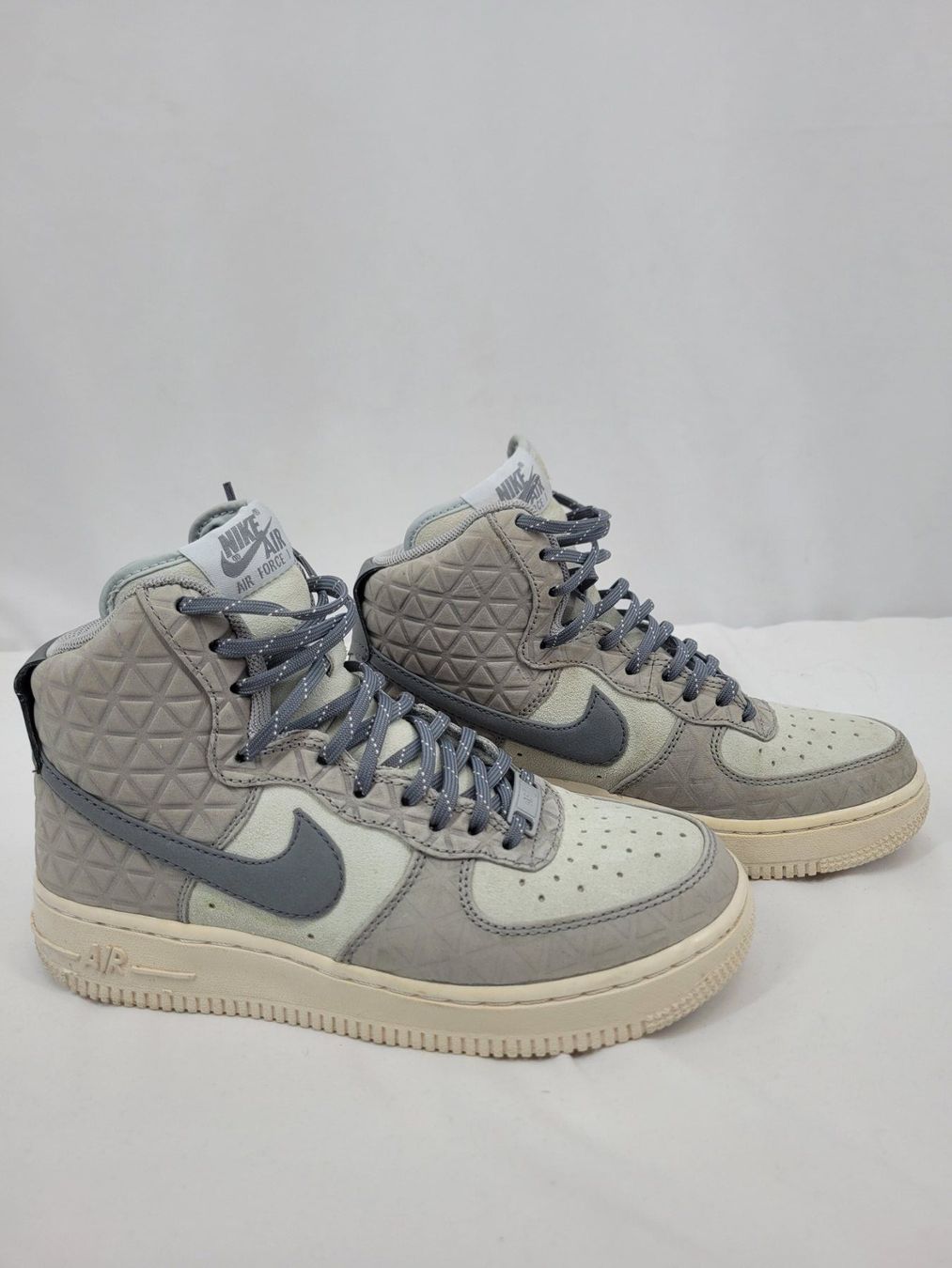 Nike Chaussures hommes: NIKE AF1 – D'occasion à Lausanne par PlusValue_Lausanne