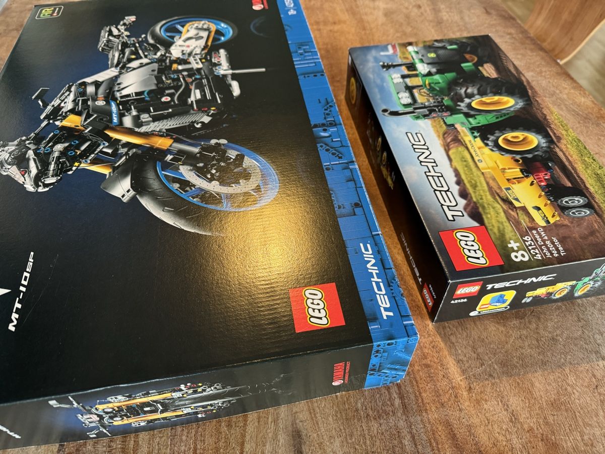 Lego Baukästen: NEU: Lego technic Yamaha 42159 & John Deere 42136 – Neu und originalverpackt aus Zürich von  6